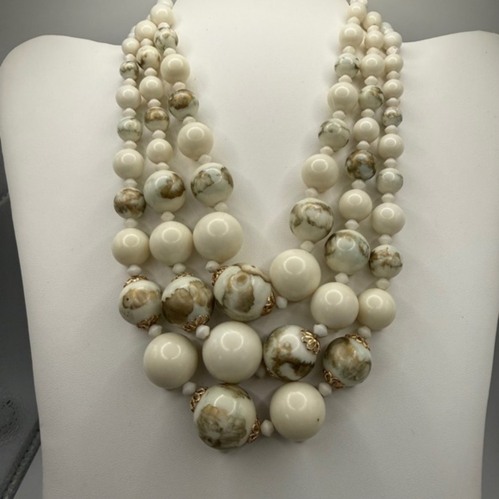 Vintage Triple Strand Beaded Necklace Cream Marbled Gold Tone Statement